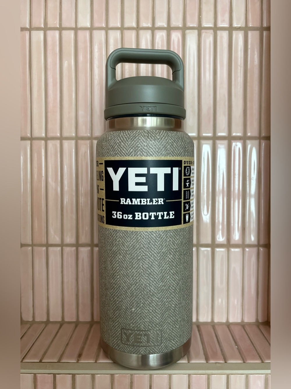 RARE ✨ Yeti Rambler 36oz Chug Bottle Riverhead Green Limited Edition